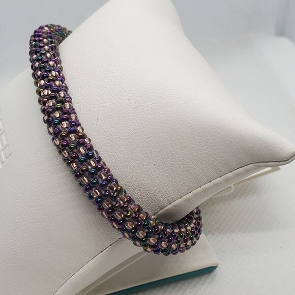 NWT 3 Strands Purple & Irridescent Beaded Bracelet - Picture 3 of 4